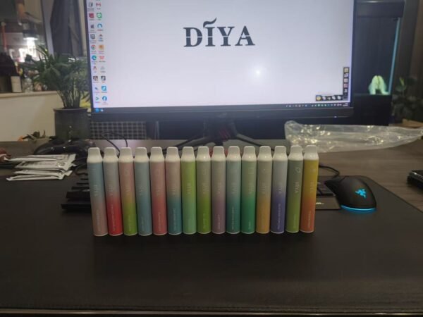 DIYA 7500口拋棄式電子煙|650mAh可充電電池・13ml透明油倉・1.2Ω網狀線圈